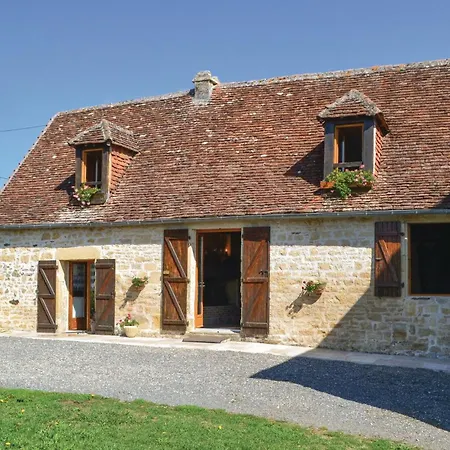 2 Bedroom Awesome In La-chapelle-saint-jean La Chapelle-Saint-Jean