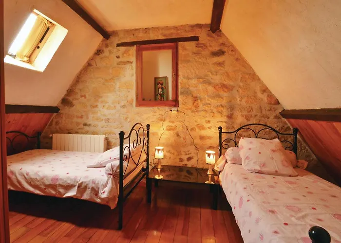 Сasa de vacaciones Awesome In La-chapelle-saint-jean *